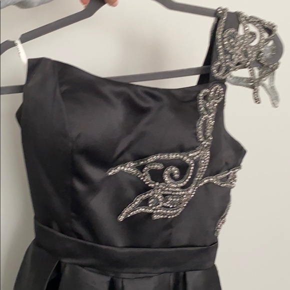 Dress - Picture 5 of 5